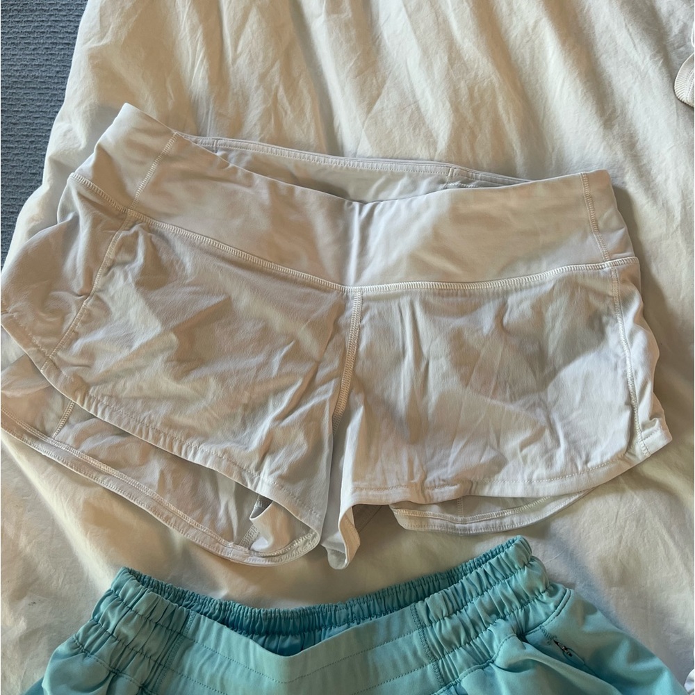Lululemon speed up shorts white 2.5” LR